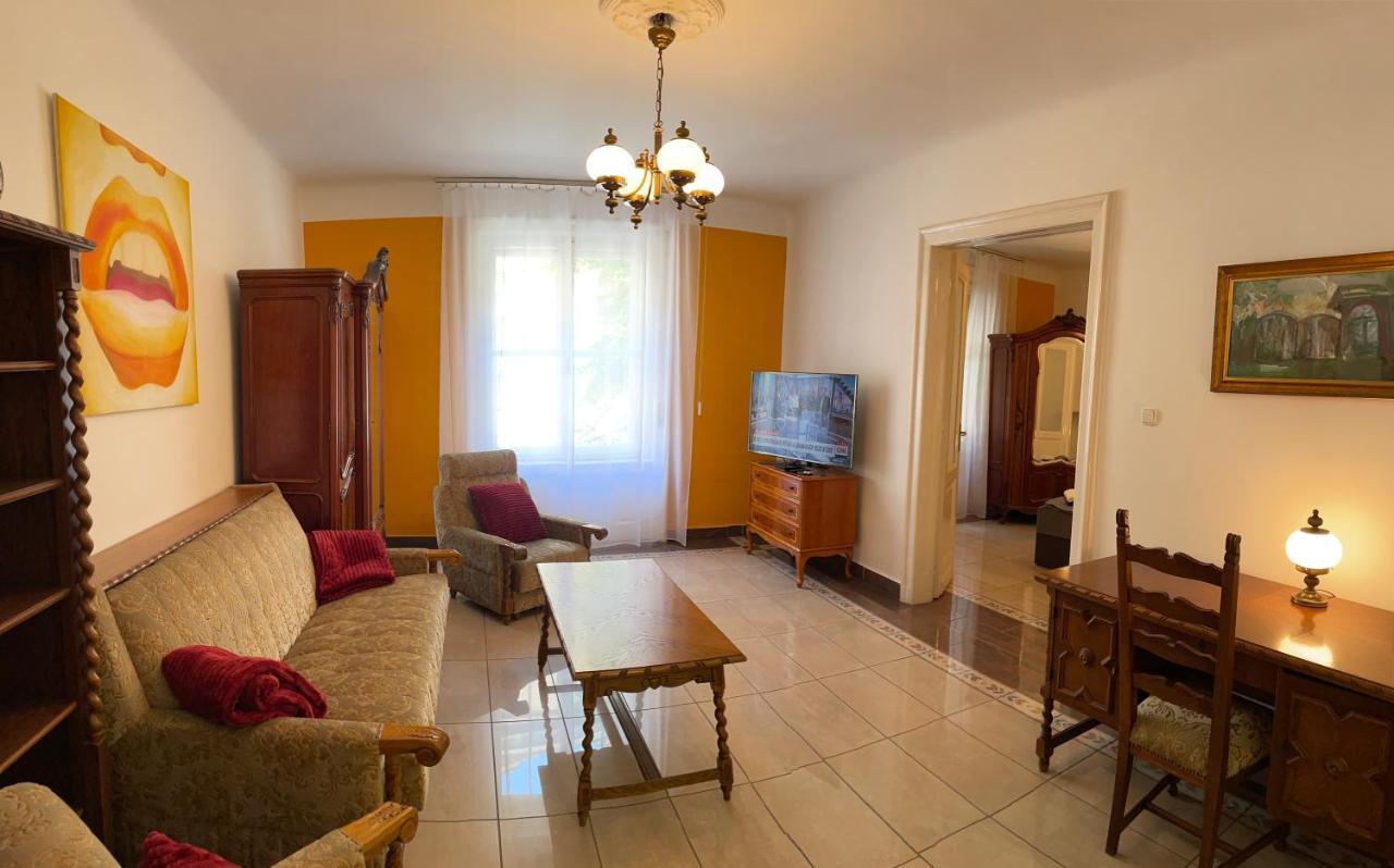 Buda Castle Apartment Boedapest Buitenkant foto